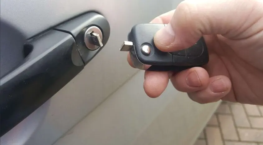 Why You Should Leave Car Key Extraction to the Experts at Tik Tok Locksmith